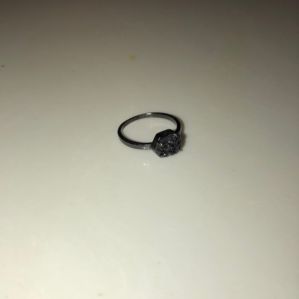 BRAND NEW kendra Scott ring ✨